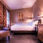 Le Lavoisier & Hotel