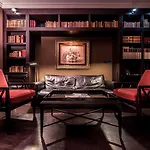 Le Lavoisier & Hotel