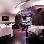 Le Lavoisier & Hotel
