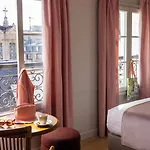 Hotel Le Lavoisier & Parijs