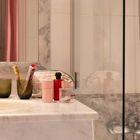 Le Lavoisier & 4* Paris