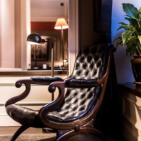 Le Lavoisier & Hotell Paris