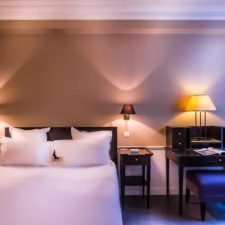 Le Lavoisier & Hotell 4*