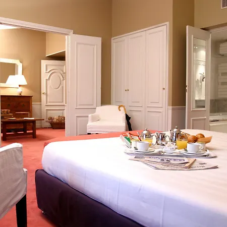 Otel Le Lavoisier & 4*