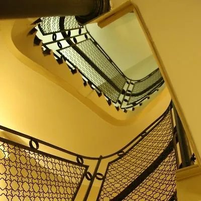 Otel Le Lavoisier & Paris