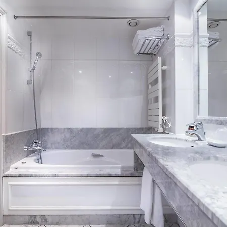Otel Le Lavoisier & Paris