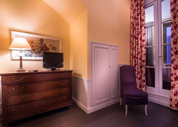 Otel Le Lavoisier & 4*