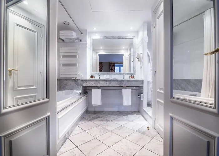 Le Lavoisier & Paris