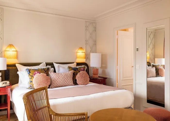 Otel Le Lavoisier & 4*