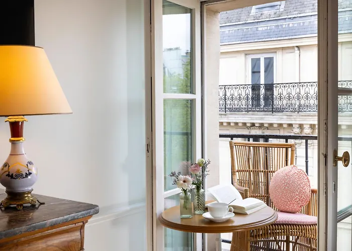 Otel Le Lavoisier & 4*