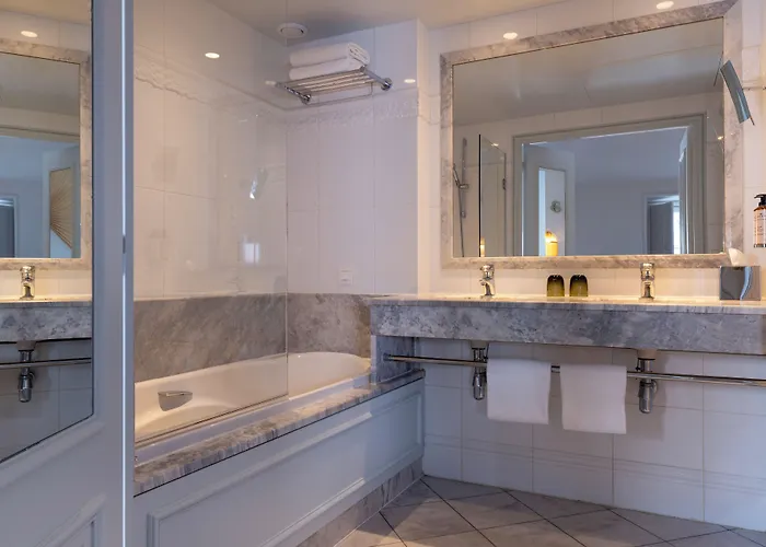 Hotel Le Lavoisier & 4*